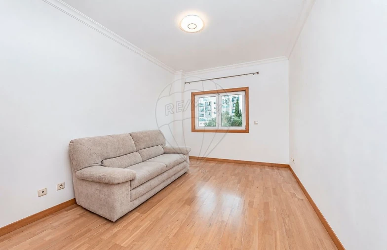 Apartamento T3 para Arrendamento em Santa Iria de Azoia, São João da Talha e Bobadela Foto 22