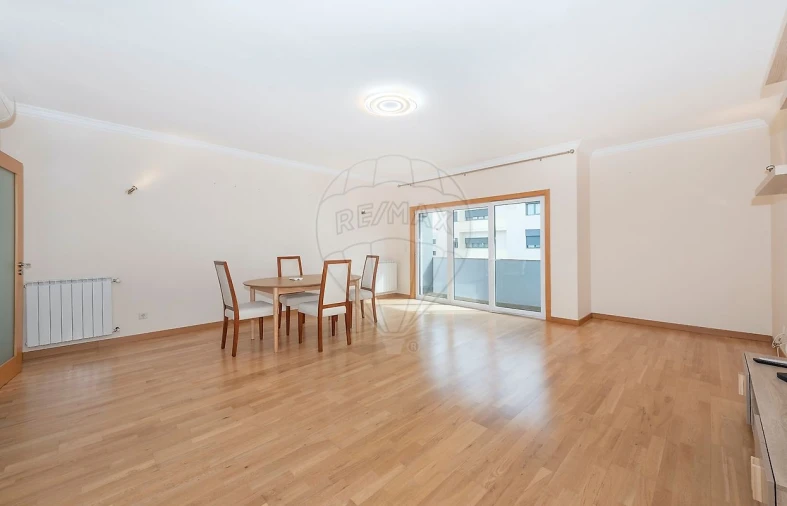 Apartamento T3 para Arrendamento em Santa Iria de Azoia, São João da Talha e Bobadela Foto 11