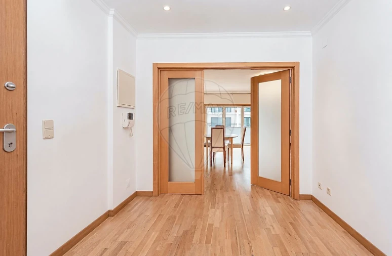 Apartamento T3 para Arrendamento em Santa Iria de Azoia, São João da Talha e Bobadela Foto 10