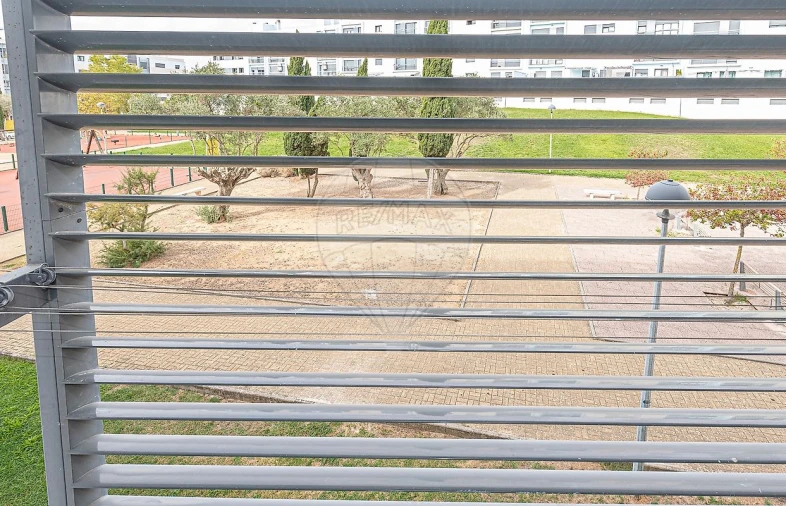 Apartamento T3 para Arrendamento em Santa Iria de Azoia, São João da Talha e Bobadela Foto 8