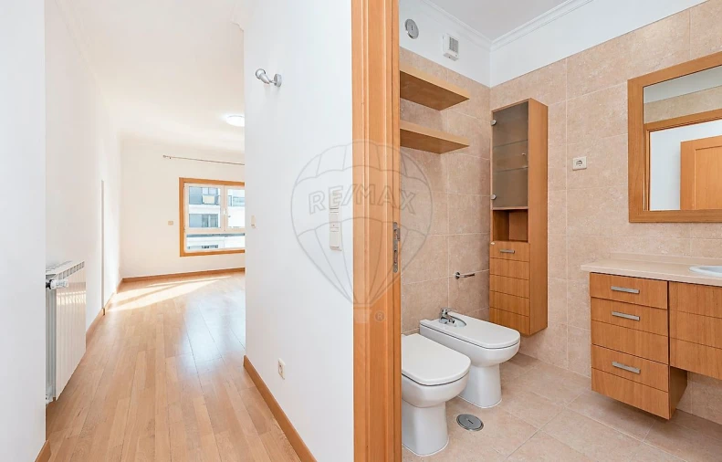 Apartamento T3 para Arrendamento em Santa Iria de Azoia, São João da Talha e Bobadela Foto 27