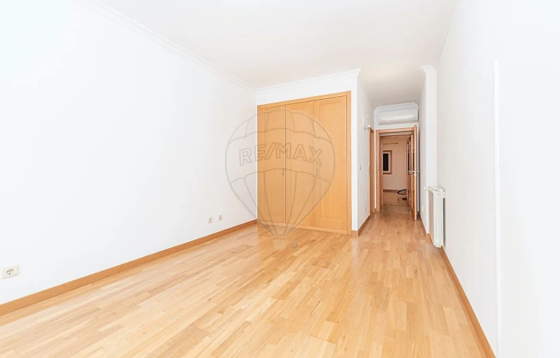 Apartamento T3 para Arrendamento em Santa Iria de Azoia, São João da Talha e Bobadela Foto 34