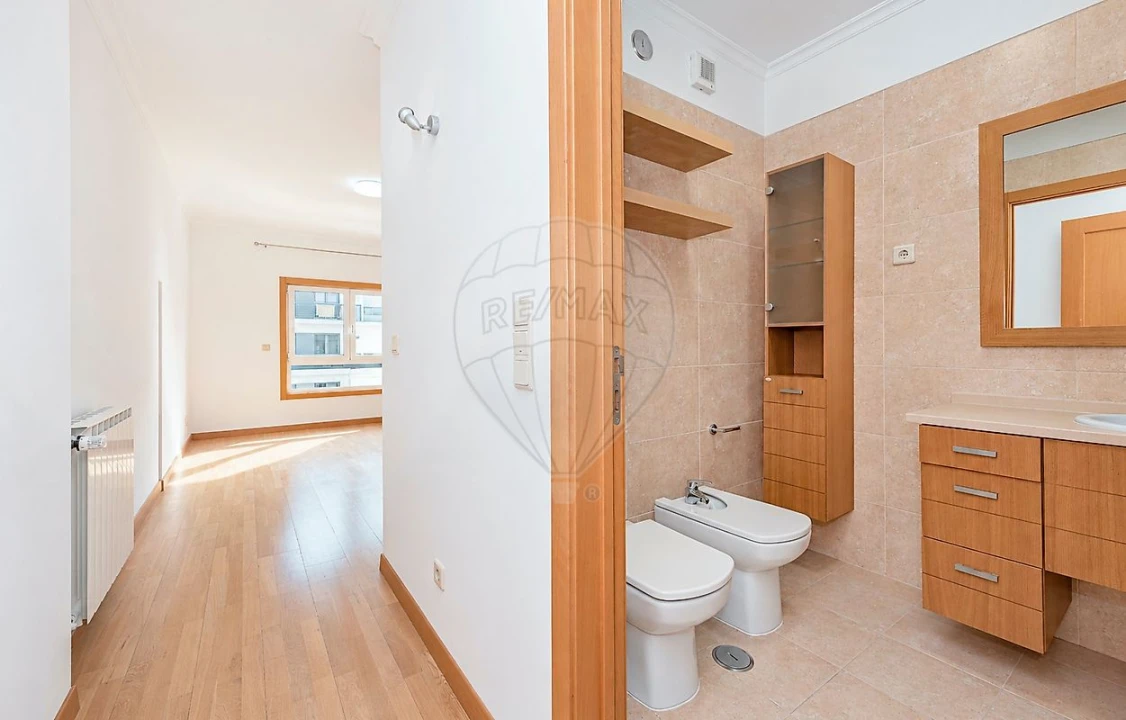 Apartamento T3 para Arrendamento em Santa Iria de Azoia, São João da Talha e Bobadela Foto 27