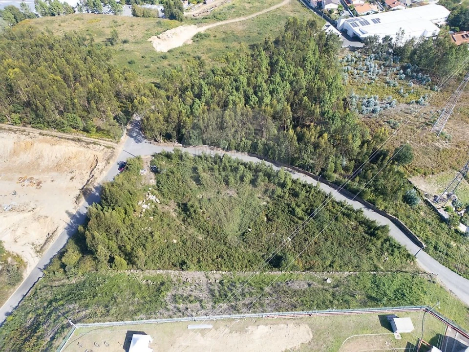 Armazém para Venda em Vila Chã, Codal e Vila Cova de Perrinho Foto 6