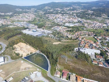 Armazém para Venda em Vila Chã, Codal e Vila Cova de Perrinho