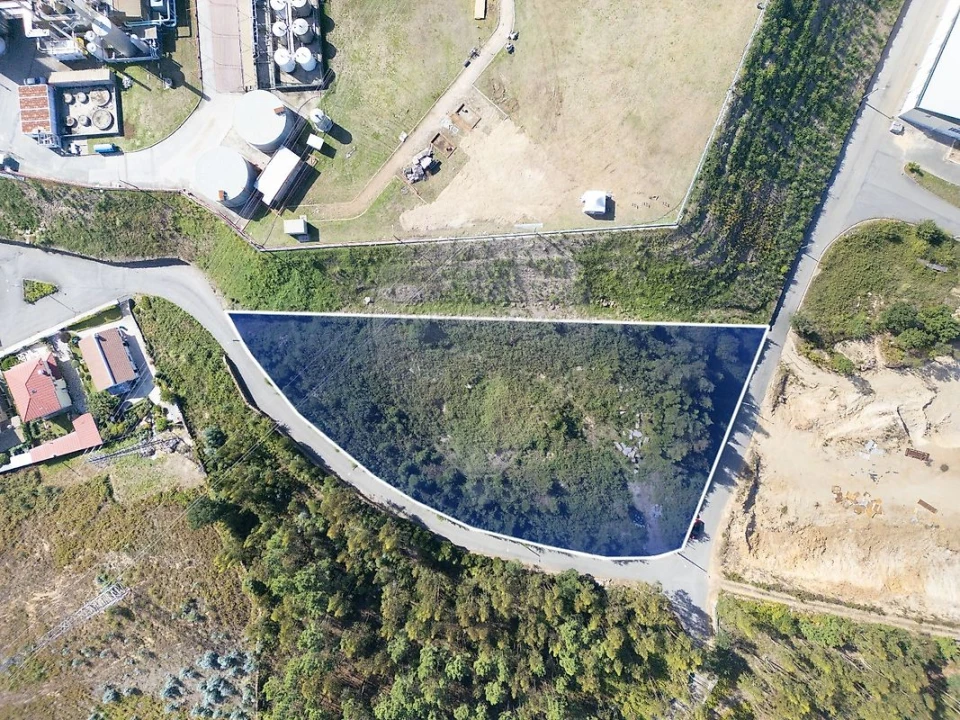 Armazém para Venda em Vila Chã, Codal e Vila Cova de Perrinho Foto 9