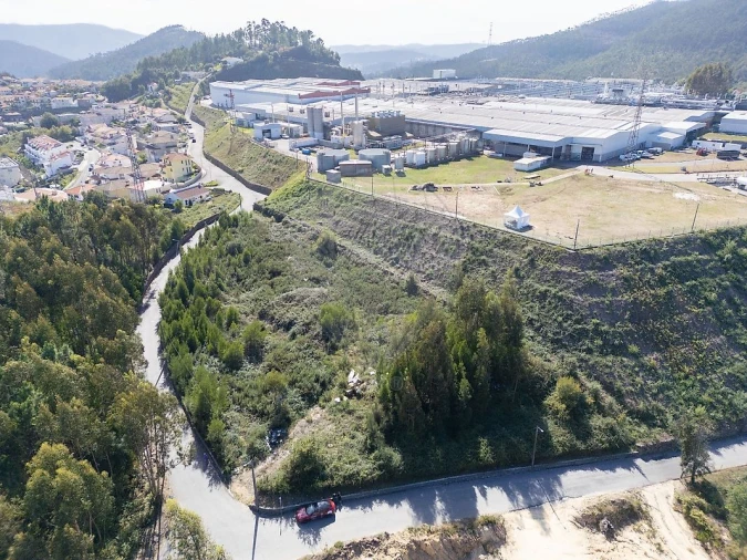 Armazém para Venda em Vila Chã, Codal e Vila Cova de Perrinho Foto 8