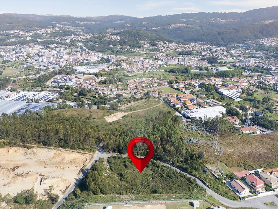 Armazém para Venda em Vila Chã, Codal e Vila Cova de Perrinho Foto 4