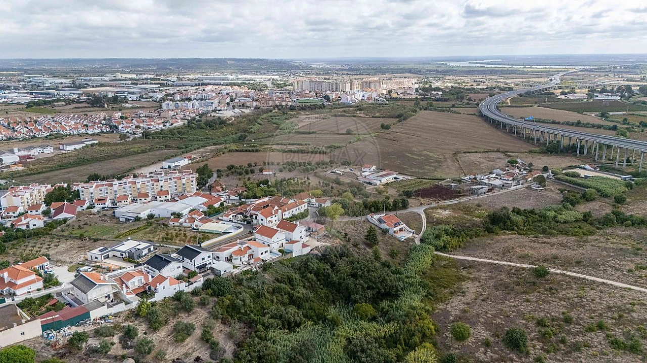 Terreno para Venda em Carregado e Cadafais Foto 16