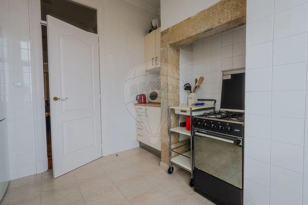 Apartamento T2 para Arrendamento em Santa Maria Maior Foto 15