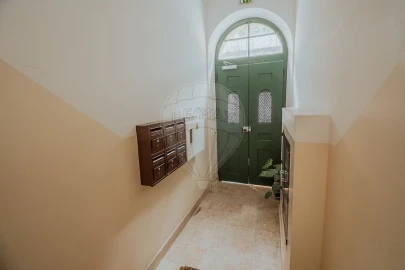 Apartamento T2 para Arrendamento em Santa Maria Maior