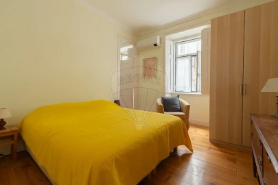 Apartamento T2 para Arrendamento em Santa Maria Maior
