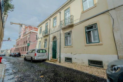 Apartamento T2 para Arrendamento em Santa Maria Maior