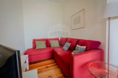 Apartamento T2 para Arrendamento em Santa Maria Maior