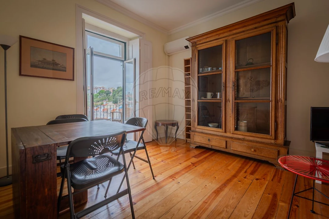 Apartamento T2 para Arrendamento em Santa Maria Maior Foto 4