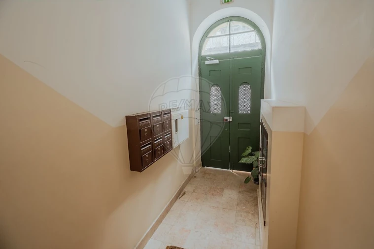 Apartamento T2 para Arrendamento em Santa Maria Maior Foto 11