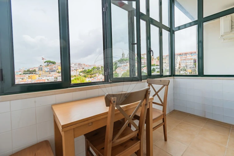 Apartamento T2 para Arrendamento em Santa Maria Maior Foto 14