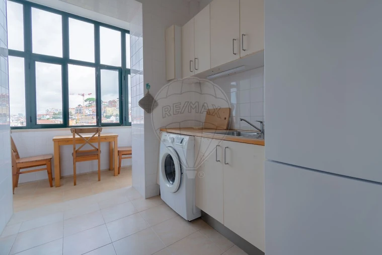 Apartamento T2 para Arrendamento em Santa Maria Maior Foto 12