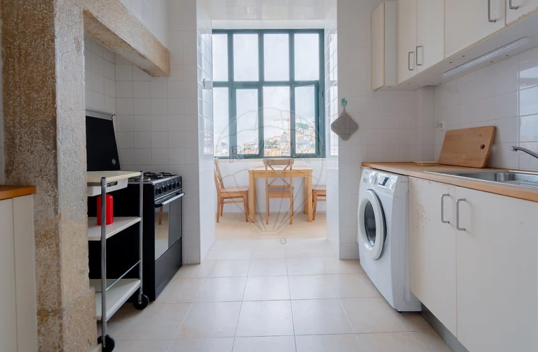 Apartamento T2 para Arrendamento em Santa Maria Maior Foto 9