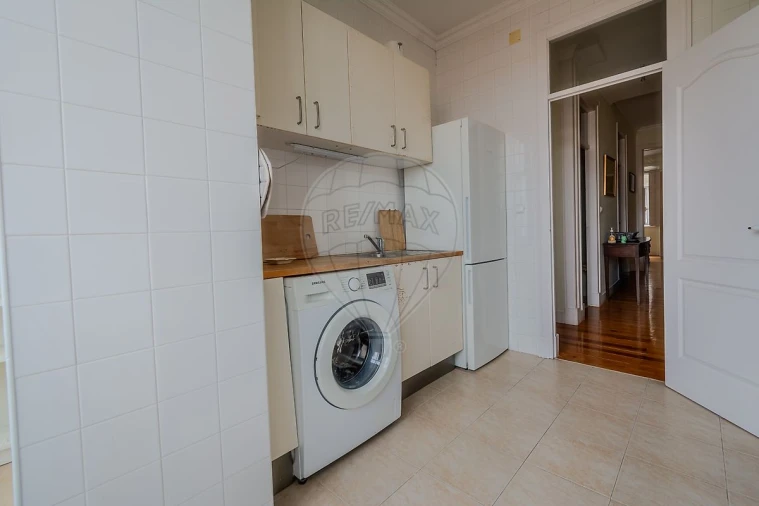 Apartamento T2 para Arrendamento em Santa Maria Maior Foto 13