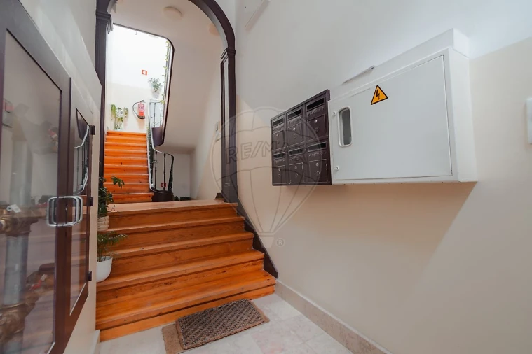 Apartamento T2 para Arrendamento em Santa Maria Maior Foto 10