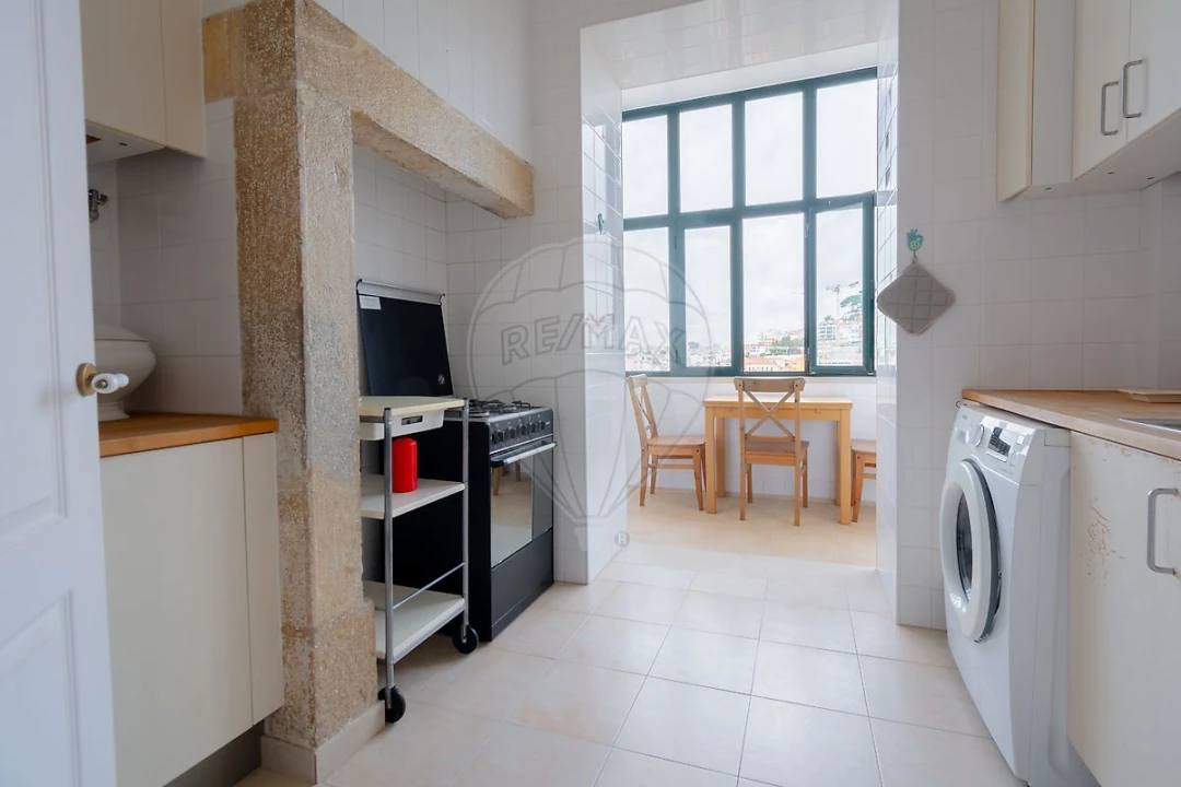 Apartamento T2 para Arrendamento em Santa Maria Maior Foto 11