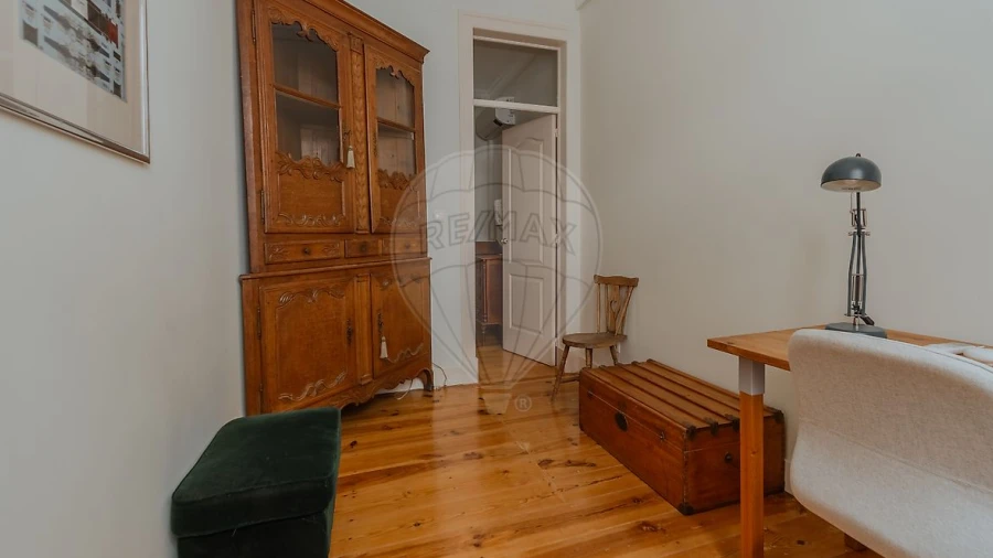 Apartamento T2 para Arrendamento em Santa Maria Maior