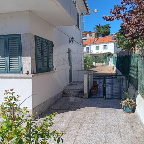 Moradia T3 para Venda em Oeiras e São Julião da Barra, Paço de Arcos e Caxias Foto 2