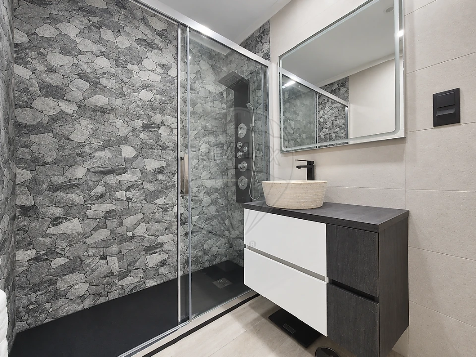 Apartamento T2 para Venda em Póvoa de Santo Adrião e Olival Basto Foto 9