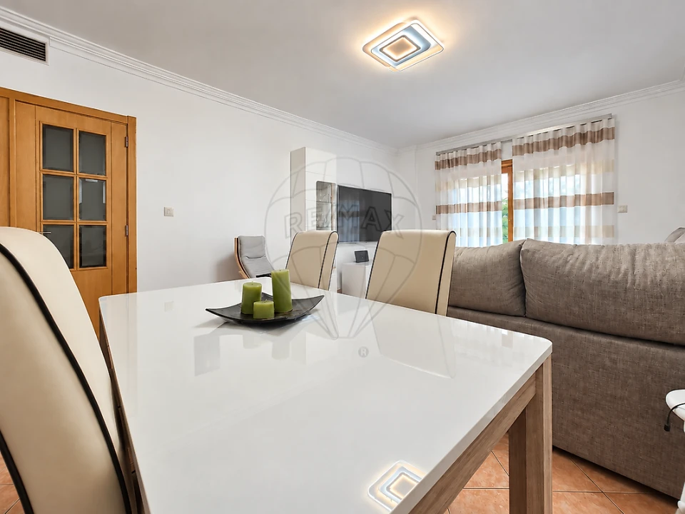 Apartamento T2 para Venda em Póvoa de Santo Adrião e Olival Basto Foto 22