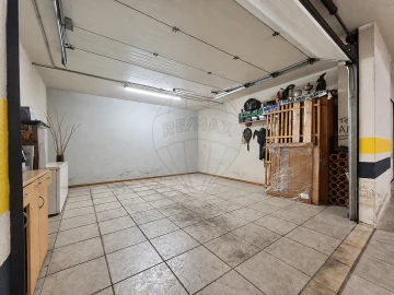Apartamento T2 para Venda em Póvoa de Santo Adrião e Olival Basto