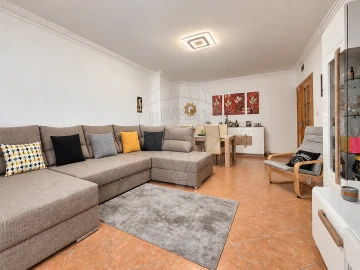 Apartamento T2 para Venda em Póvoa de Santo Adrião e Olival Basto