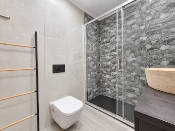 Apartamento T2 para Venda em Póvoa de Santo Adrião e Olival Basto