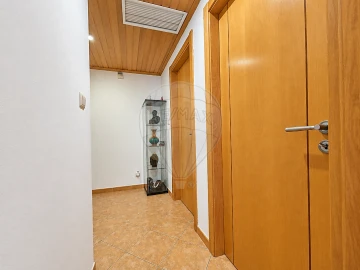 Apartamento T2 para Venda em Póvoa de Santo Adrião e Olival Basto