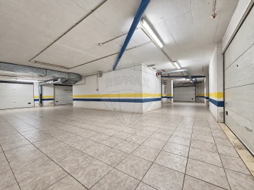 Apartamento T2 para Venda em Póvoa de Santo Adrião e Olival Basto
