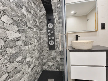 Apartamento T2 para Venda em Póvoa de Santo Adrião e Olival Basto