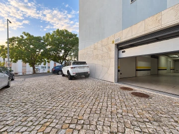 Apartamento T2 para Venda em Póvoa de Santo Adrião e Olival Basto
