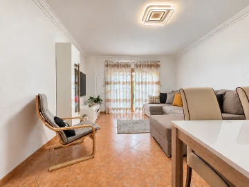 Apartamento T2 para Venda em Póvoa de Santo Adrião e Olival Basto