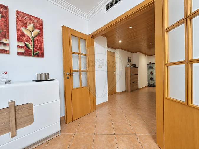 Apartamento T2 para Venda em Póvoa de Santo Adrião e Olival Basto Foto 38