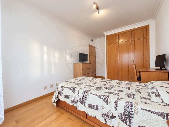 Apartamento T2 para Venda em Póvoa de Santo Adrião e Olival Basto Foto 14
