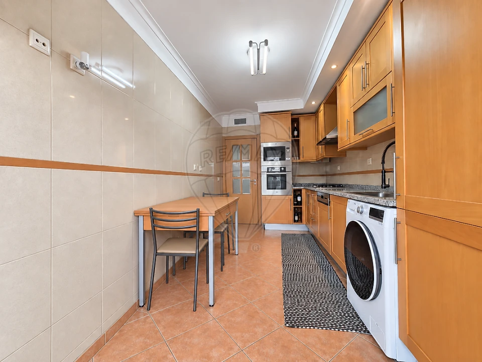Apartamento T2 para Venda em Póvoa de Santo Adrião e Olival Basto Foto 19
