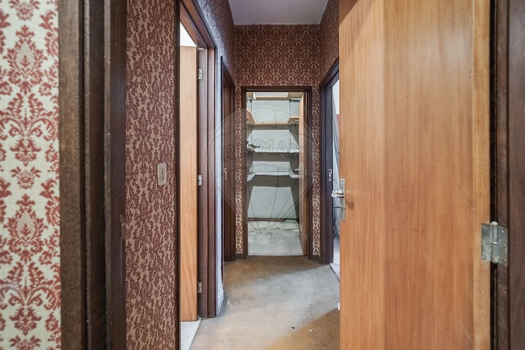 Apartamento T4 para Venda em Lordelo do Ouro e Massarelos Foto 3