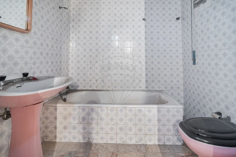 Apartamento T4 para Venda em Lordelo do Ouro e Massarelos Foto 18