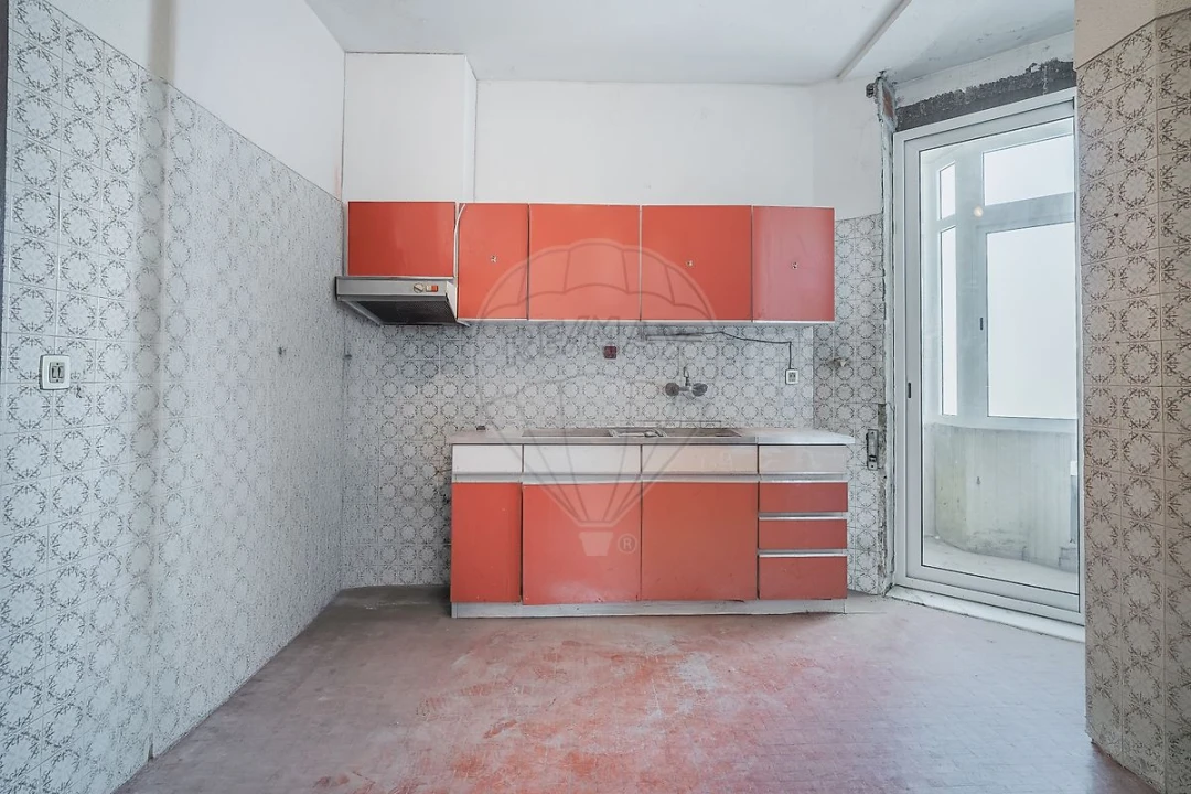 Apartamento T4 para Venda em Lordelo do Ouro e Massarelos Foto 8