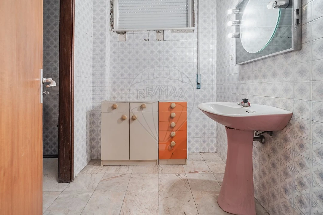 Apartamento T4 para Venda em Lordelo do Ouro e Massarelos Foto 16
