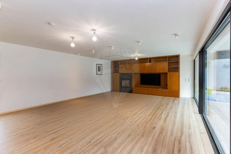 Moradia T4 para Venda em Custóias, Leça do Balio e Guifões Foto 11
