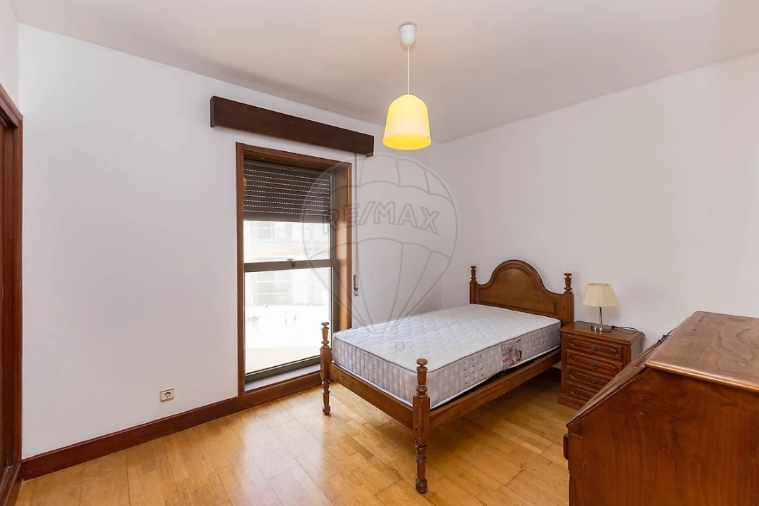 Apartamento T2 para Arrendamento em Paranhos Foto 16