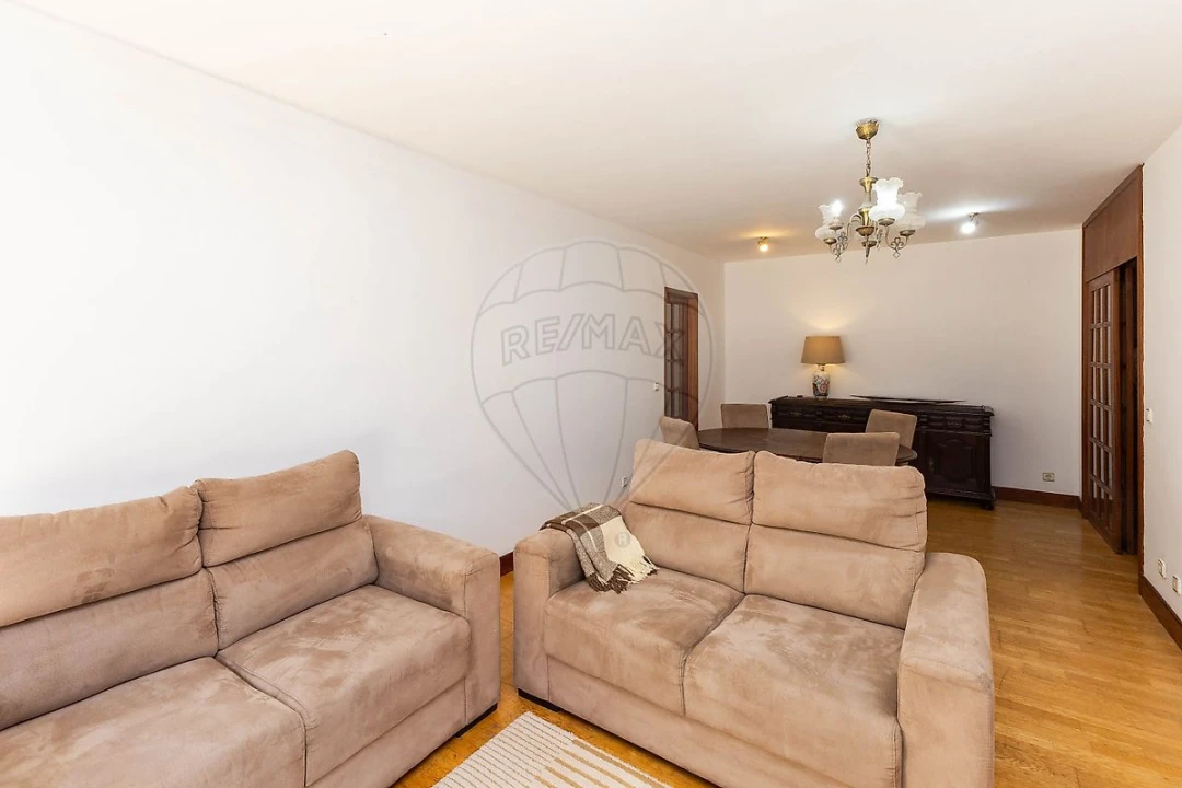 Apartamento T2 para Arrendamento em Paranhos Foto 25