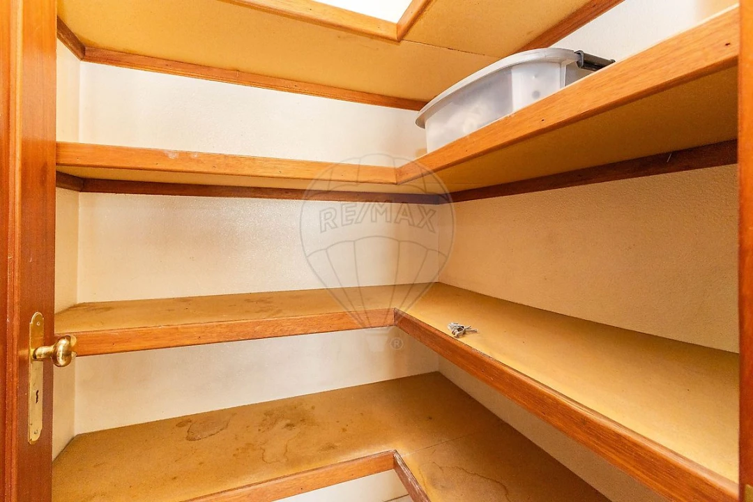 Apartamento T2 para Arrendamento em Paranhos Foto 14