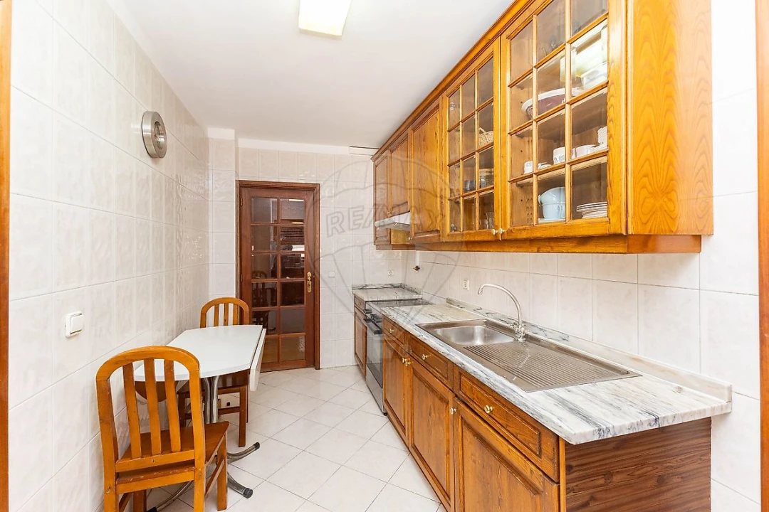 Apartamento T2 para Arrendamento em Paranhos Foto 11